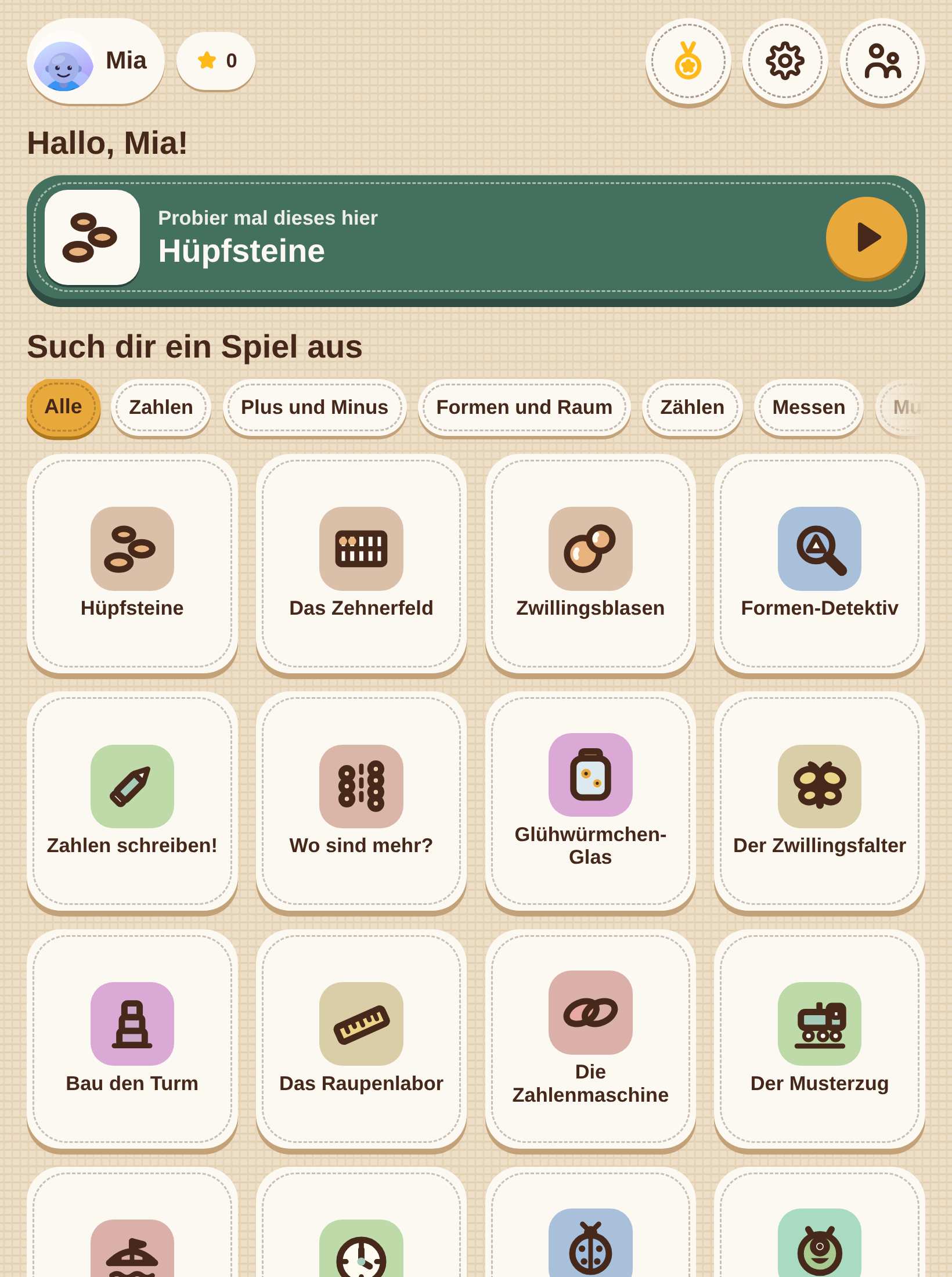 Der Startbildschirm des Spiels mit dem Namen des Kindes und der Spielauswahl.
