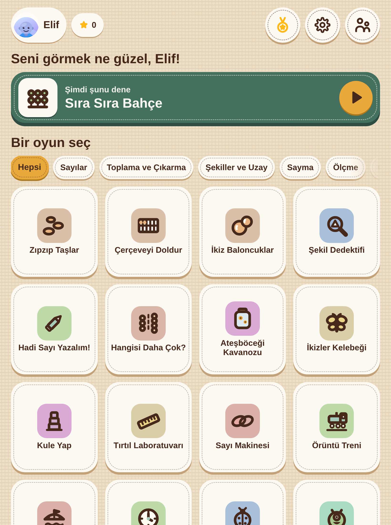 Çocuğun adı ve oyunlar sırasının yer aldığı ana ekran.